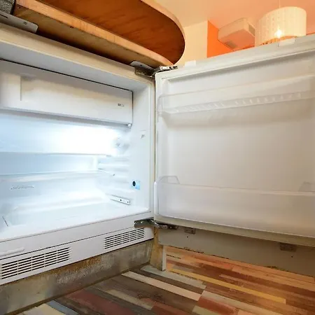 Argento, Bright Flat In The Center, 7 Guests, Parking & Wifi, Near To 3 Tram Lines And The Metro - Well Connected To Airports And To The Train Station Daire