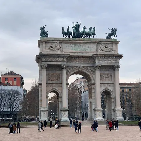Bellissimo Mini A Tema Bandiera Italiana, Potente Wi-fi, 3 Linee Metropolitane Dietro Casa, Collegato Direttamente Con Aeroporto Di Malpensa E Rho Fiera Milão