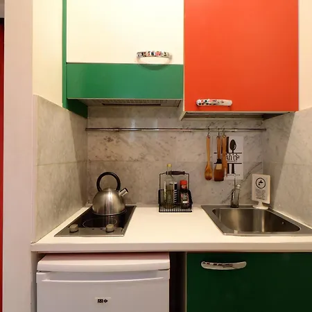 Bellissimo Mini A Tema Bandiera Italiana, Potente Wi-fi, 3 Linee Metropolitane Dietro Casa, Collegato Direttamente Con Aeroporto Di Malpensa E Rho Fiera