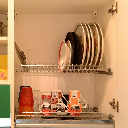 Bellissimo Mini A Tema Bandiera Italiana, Potente Wi-fi, 3 Linee Metropolitane Dietro Casa, Collegato Direttamente Con Aeroporto Di Malpensa E Rho Fiera Apartamento Milão