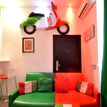 Bellissimo Mini A Tema Bandiera Italiana, Potente Wi-fi, 3 Linee Metropolitane Dietro Casa, Collegato Direttamente Con Aeroporto Di Malpensa E Rho Fiera Milão