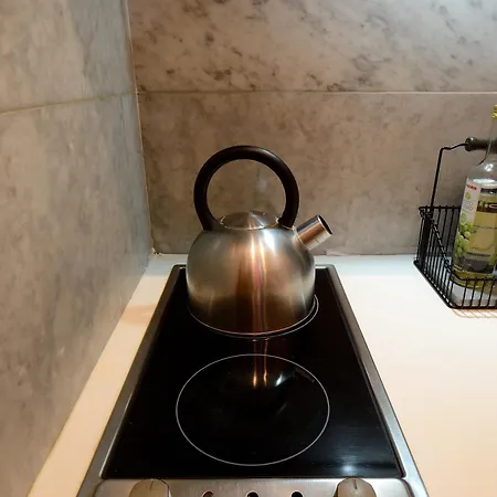 Bellissimo Mini A Tema Bandiera Italiana, Potente Wi-fi, 3 Linee Metropolitane Dietro Casa, Collegato Direttamente Con Aeroporto Di Malpensa E Rho Fiera Apartamento Milão