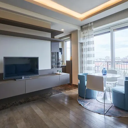 Easylife - - Menotti 2a - Porta Venezia * Milánó