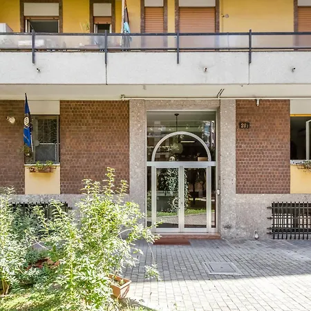 Appartement Guesthost - Forlanini M4 Modern With Balconies *