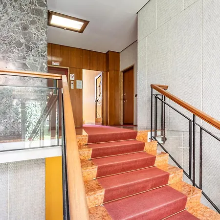 Guesthost - Forlanini M4 Modern With Balconies *