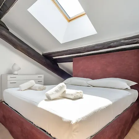 Bright Garibaldi & Moscova * Милан