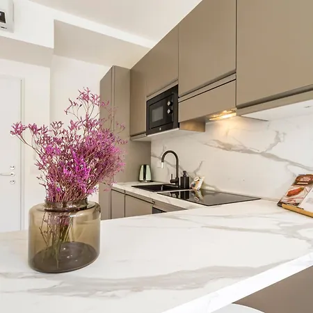 Apartment Guesthost - Charming 230m From Isola M5 Milan