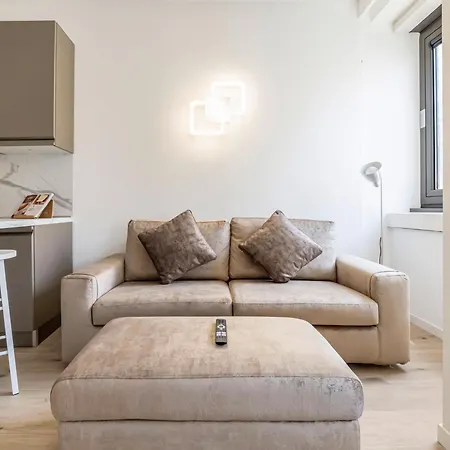 Apartament Charming 230m From Isola M5 *