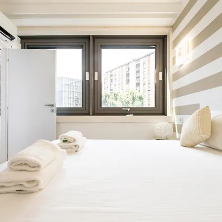 Guesthost - Charming 230m From Isola M5 *