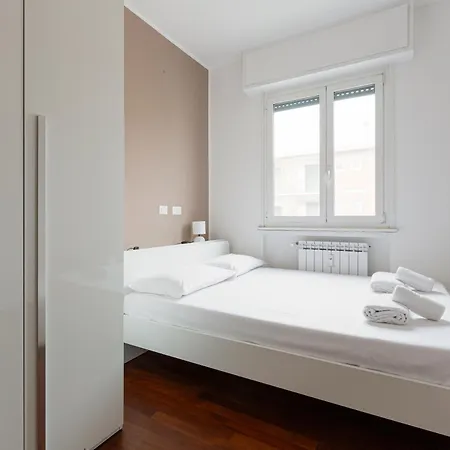 Guesthost - Lorenteggio Gelsomini Cozy Apartman Milánó