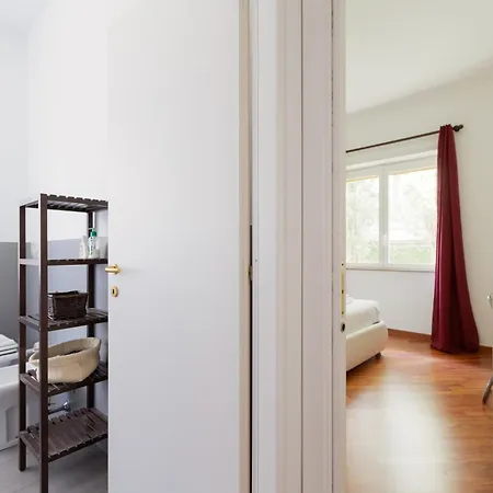 Ca' Granda M5 & Bicocca - With Parking Apartment *