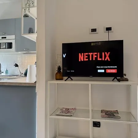 Adamand S House Apartmán *