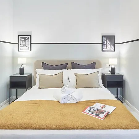 Elegante Minimal Dai Tocchi Botanici Μιλάνο