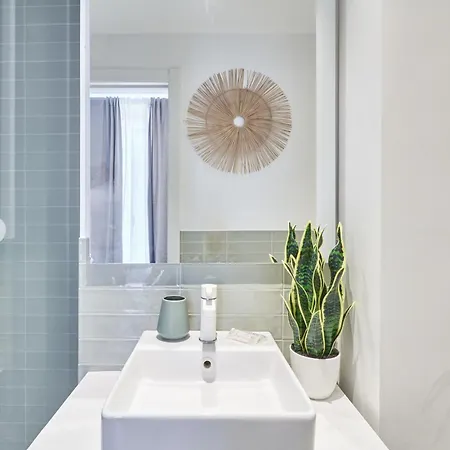 Elegante Minimal Dai Tocchi Botanici Διαμέρισμα