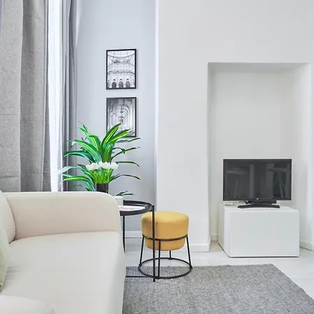 Elegante Minimal Dai Tocchi Botanici Διαμέρισμα