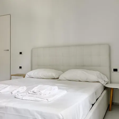 Brera - Bright And Cosy 2 Bedrooms Apt- Via Solferino * Milano
