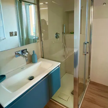 Apartment Gambara Urban Flat - Stylish And Next To Metro *