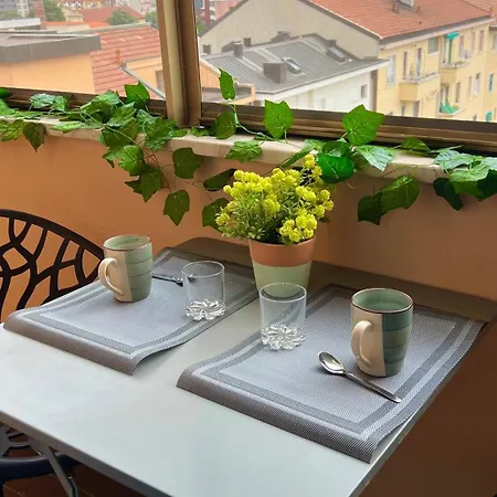 Gambara Urban Flat - Stylish And Next To Metro Apartment Milan