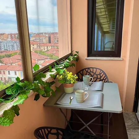 Apartment Gambara Urban Flat - Stylish And Next To Metro