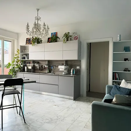 Lodi Nest - M3 Brenta Design Flat With Balcony - 10 Min Duomo * Milano