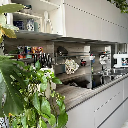 Lodi Nest - M3 Brenta Design Flat With Balcony - 10 Min Duomo * Milano
