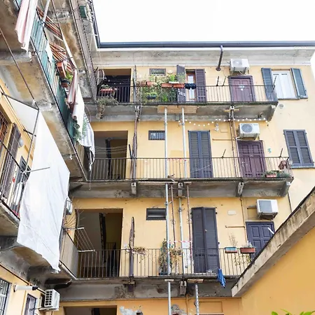 L'essenza Di Al Rifugio Manzoni Milán