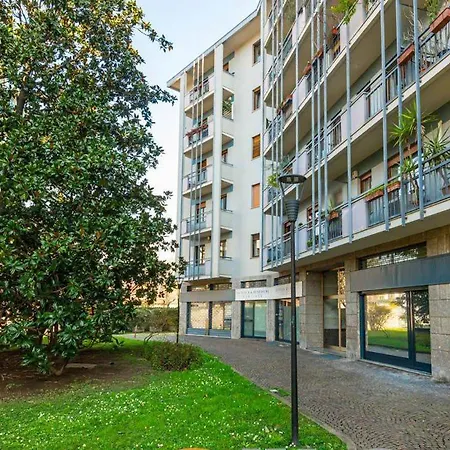 Cinhouse אכסניה *