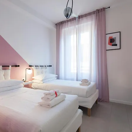 Santa Maria Square View - Family *