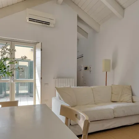 Joivy Cosy 1br Flat Near Sempione Park Appartement Milan