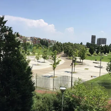 Flat Overlooking The Park *