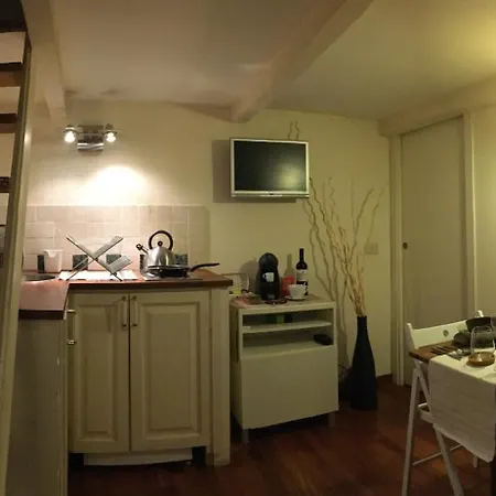 Piccolo Nest In * Milán