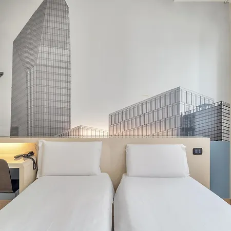 Szálloda Cenisio Garibaldi 3*