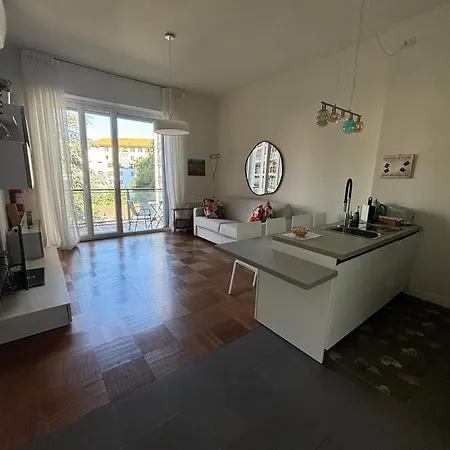 La Bella Milano-les Nubles Sabotino * Milán