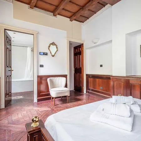 Exclusive 4 Bedrooms Near Duomo Apartamento Milán