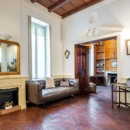 Exclusive 4 Bedrooms Near Duomo Apartmán *