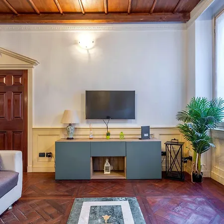 Exclusive 4 Bedrooms Near Duomo Apartmán Milán