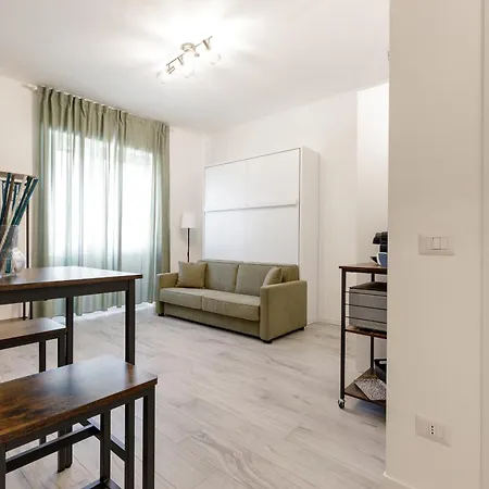 Pieno Centro Di Per Gruppi, Famiglie E Viaggi Di Lavoro Milan