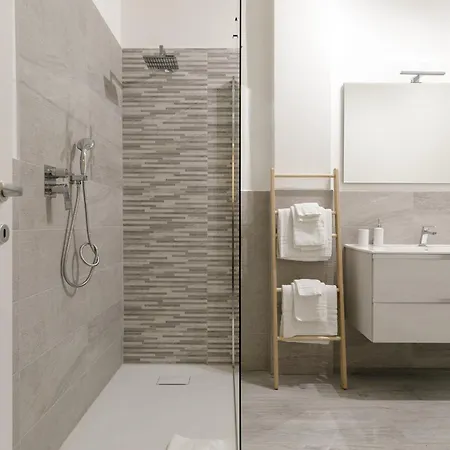 Pieno Centro Di Per Gruppi, Famiglie E Viaggi Di Lavoro