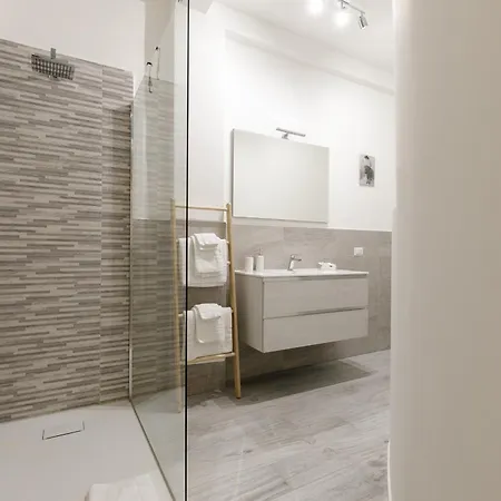 Pieno Centro Di Per Gruppi, Famiglie E Viaggi Di Lavoro Apartman