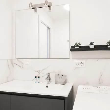 Apartment Easylife - Elegante Moderno E Accogliente - La Tua Oasi In Citta