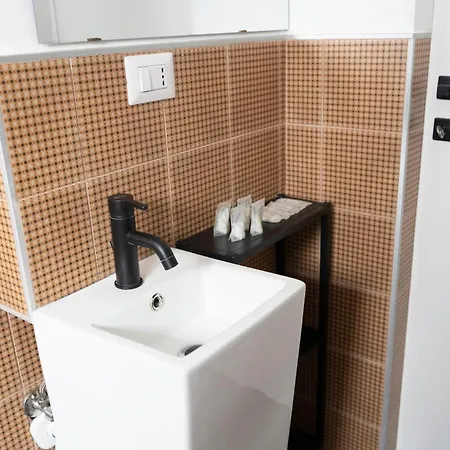 شقة Mo87 Loreto- Duomo-chic With Wi-fi ميلان