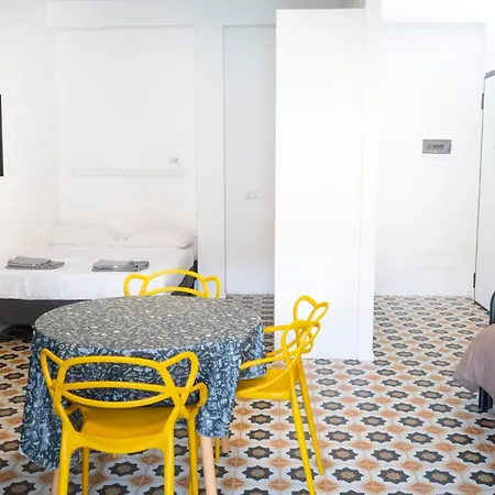 Апартаменты Mo87 Loreto- Duomo-chic With Wi-fi