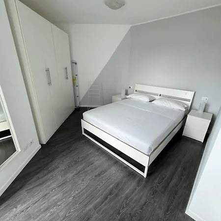 Apartament Navigli Mediolan