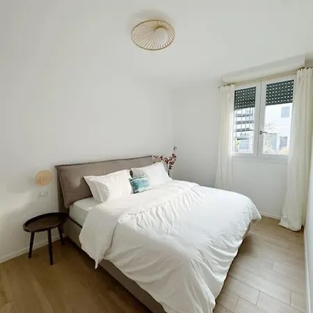 Trendy A Apartment *