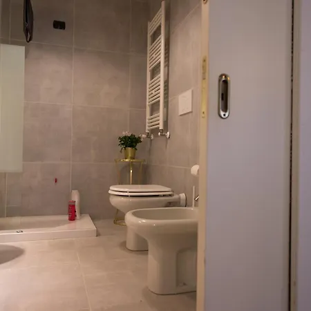 Small Studio 5 Min To The Metro Apartment