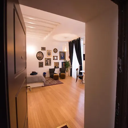 Small 5 Min To The Metro Apartamento *