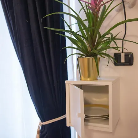 Small Studio 5 Min To The Metro Apartment