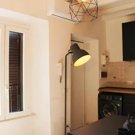 Apartment Yr - Ticinese Milan