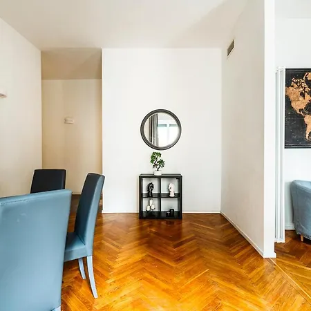 Exclusive 3 Bedrooms Near Duomo * מילאנו