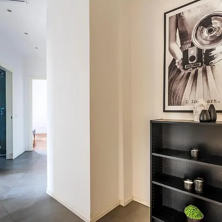 Exclusive 3 Bedrooms Near Duomo Διαμέρισμα *